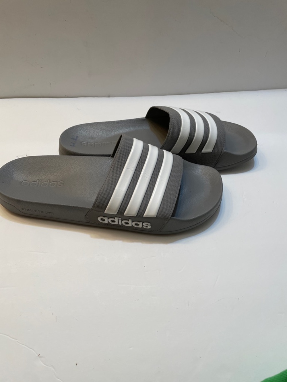 Men’s Adidas Slip-on Shoes Size 11